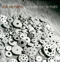 Immagine copertina libro Pensare con le mani. 45 anni di scultura fotografati da Giovanni Umicini