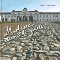 Immagine copertina libro Modena, attimi di quiete