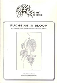 Immagine copertina libro Fuchsias in bloom. A blackwork design