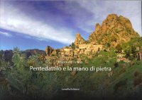 Immagine copertina libro Pentedattilo e la mano di pietra