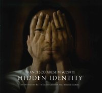 Immagine copertina libro Hidden identity. The italian-chinese community in Prato. Ediz. illustrata