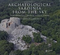 Immagine copertina libro Archaeological Sardinia from the sky. From megalithic circles tonuragic Towers