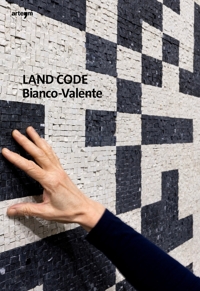 Immagine copertina libro Bianco-Valente. Land Code. Ediz. a colori
